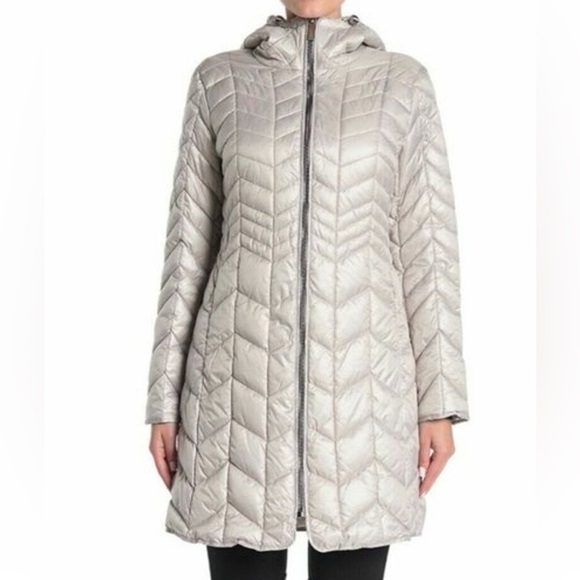 Kenneth Cole hooded silver/grey puffer jacket two pockets - Picture 1 of 15